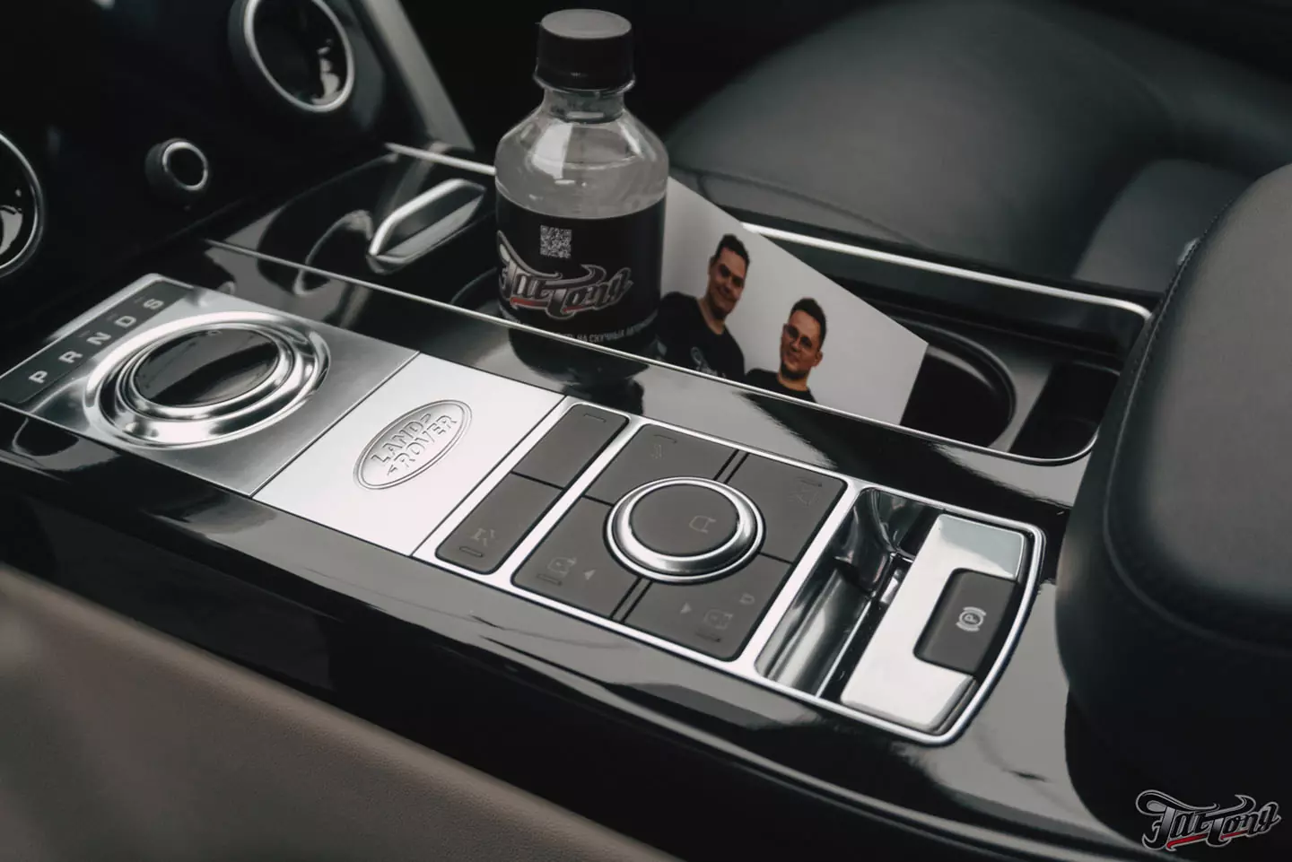 Химчистка и ремонт кожи в салоне Range Rover